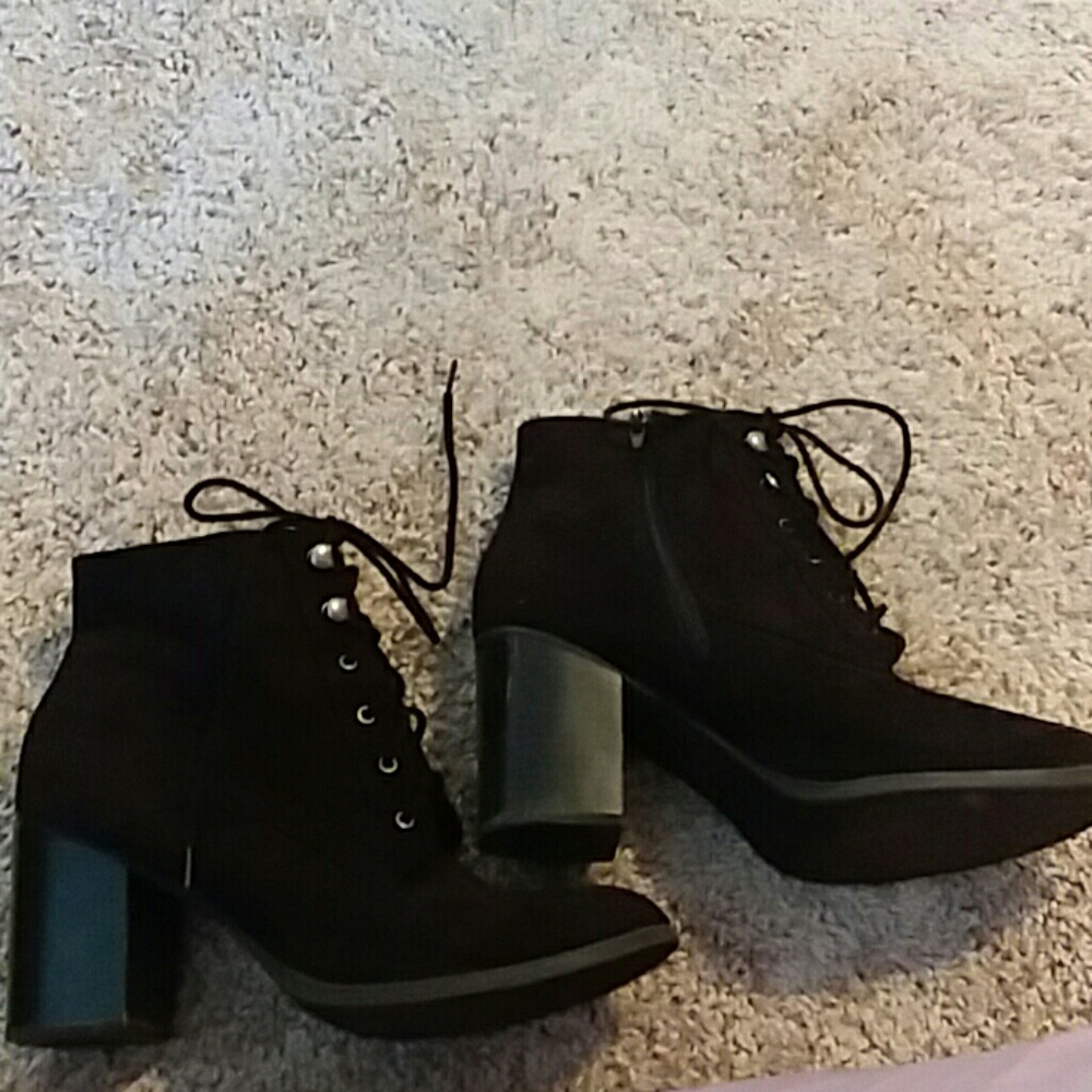 SODA Lurk Black Heeled Booties